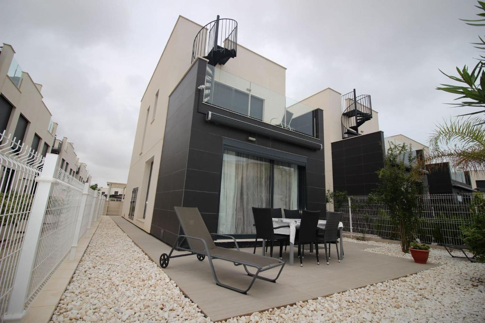 Villa Tindra ตอร์เรเวียคา ภายนอก รูปภาพ